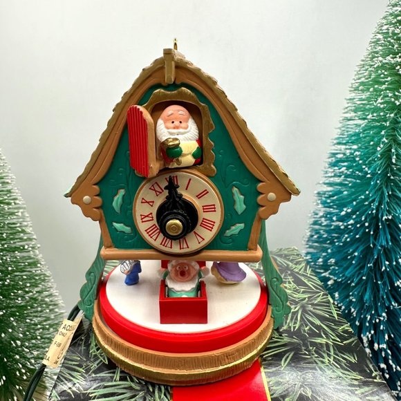 Hallmark Keepsake Ornament Enchanted Clock Magic Light Motion Christmas Holiday - Picture 4 of 12